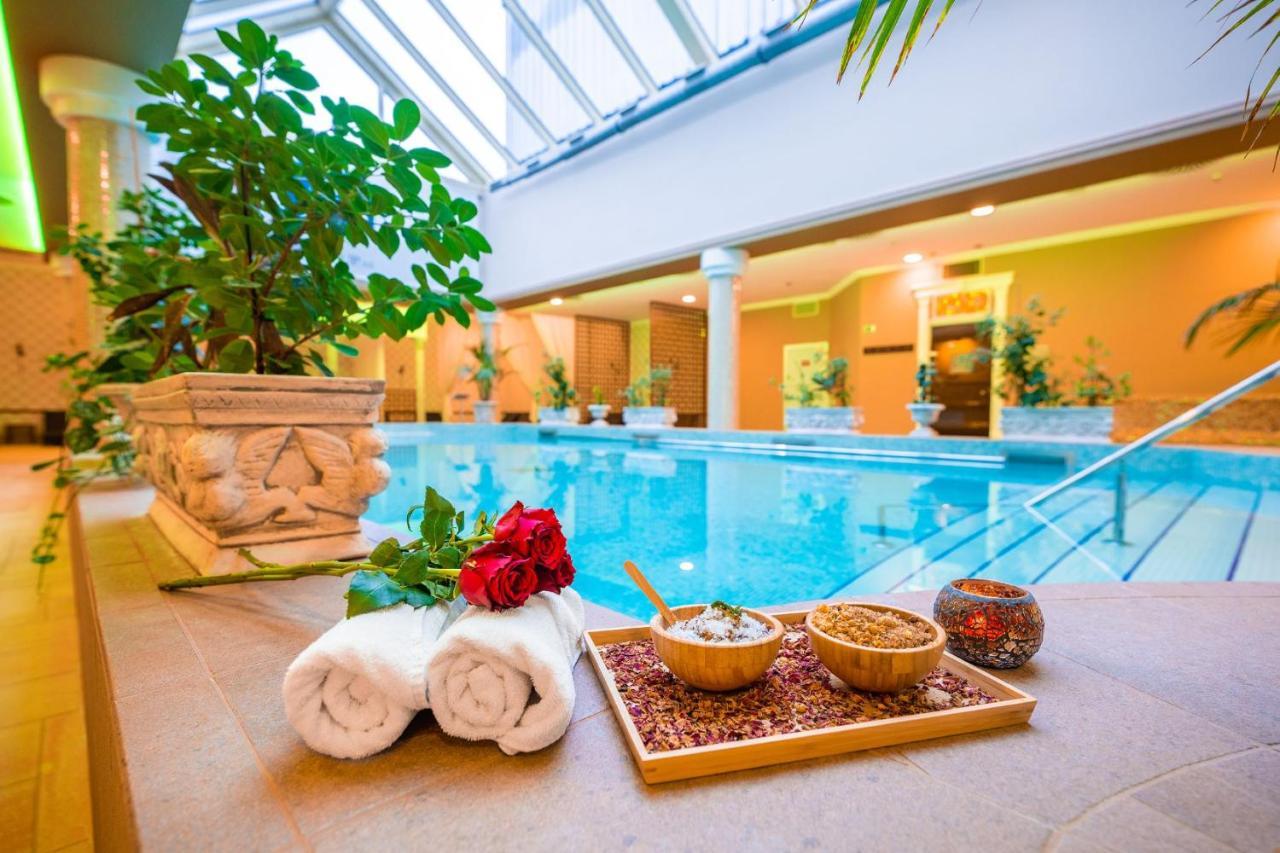 Отель Aquapalace Prague Честлице