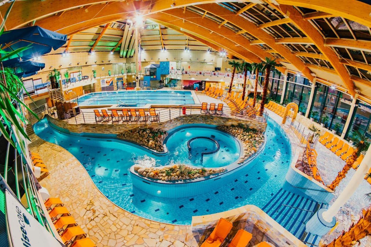 Отель Aquapalace Prague 4*