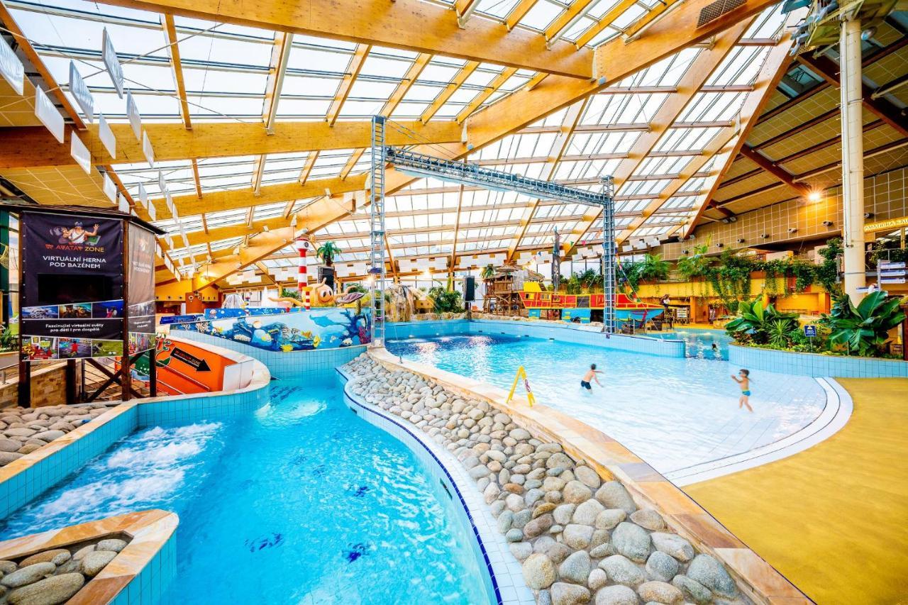 Отель Aquapalace Prague Честлице
