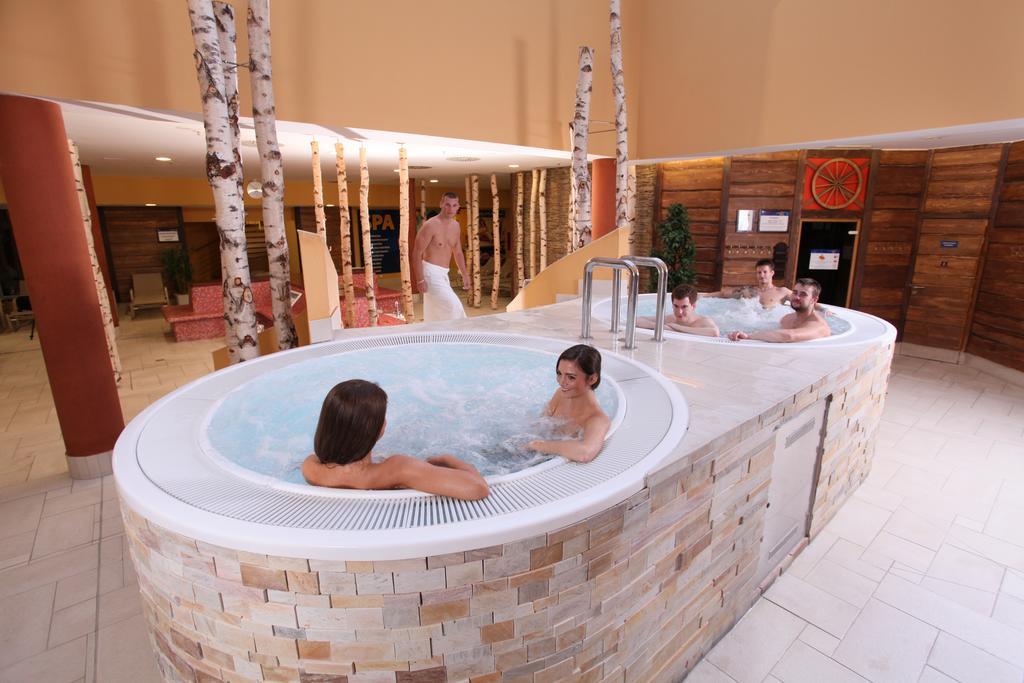 Aquapalace Prague 4*